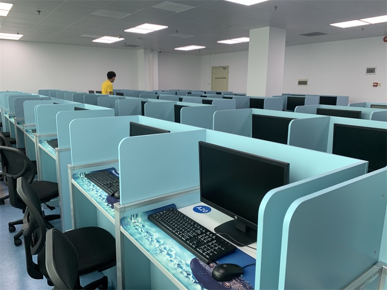 中山大學(xué)附屬第五醫(yī)院計算機升降屏風(fēng)培訓(xùn)室